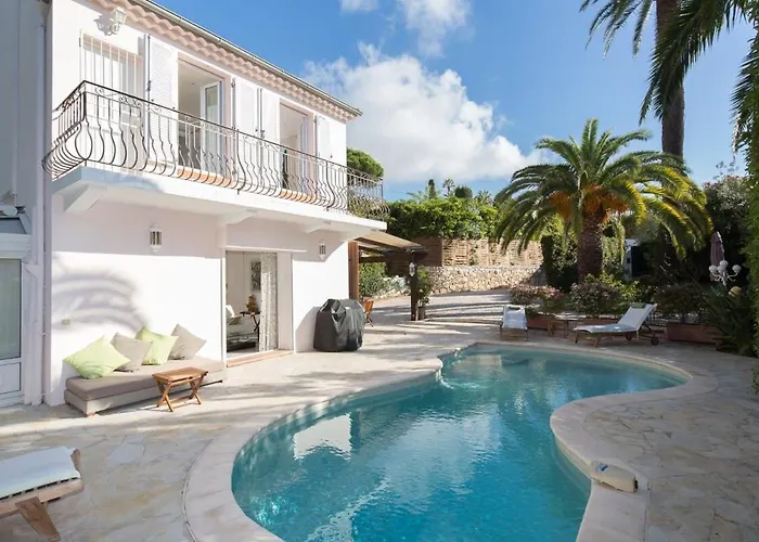 B024 - Magnifique Villa - Piscine - Cannes Centre