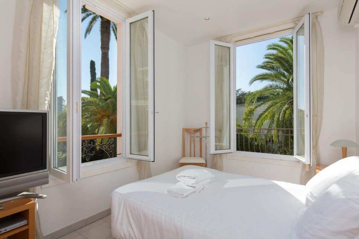 B024 - Magnifique - Piscine - Centre Villa Cannes