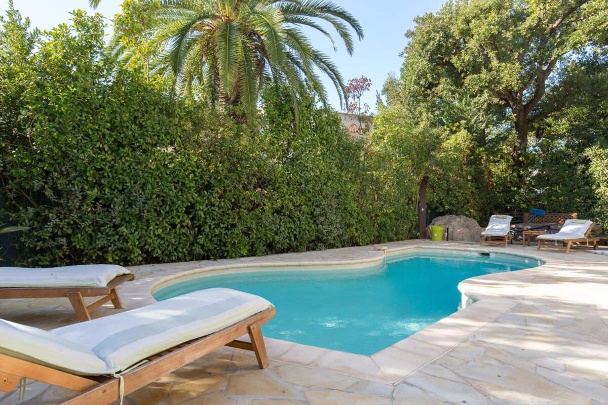 B024 - Magnifique - Piscine - Centre Villa *